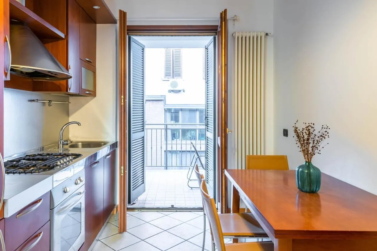 Apartment Easylife - Spazioso E Luminoso Trilocale Con Balcone A Loggia Per Pausa E Relax Milan