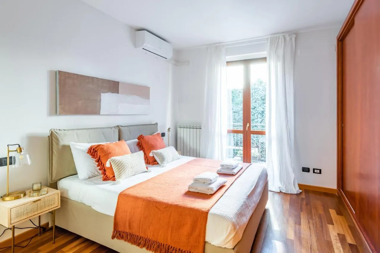 Apartment Easylife - Spazioso E Luminoso Trilocale Con Balcone A Loggia Per Pausa E Relax Milan